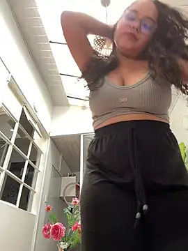 Snapshot of CurlyGirl_1 chatting on February 20, 5:51 pm CurlyGirl 1 online show from February 20, 5:51 pm