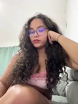 Snapshot of CurlyGirl_1 chatting on February 21, 10:48 pm CurlyGirl 1 online show from February 21, 10:48 pm