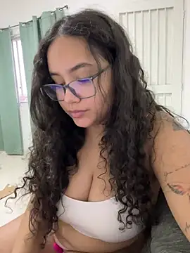 Snapshot of CurlyGirl_1 chatting on February 22, 11:46 am CurlyGirl 1 online show from February 22, 11:46 am