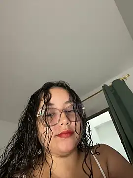 Snapshot of CurlyGirl_1 chatting on September 23, 9:40 pm CurlyGirl 1 online show from September 23, 9:40 pm