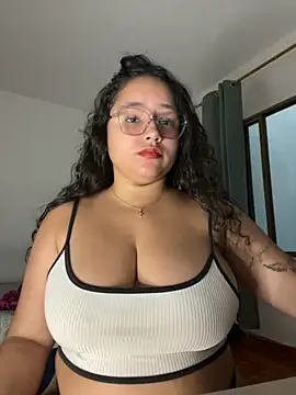 Snapshot of CurlyGirl_1 chatting on October 7, 10:29 pm CurlyGirl 1 online show from October 7, 10:29 pm