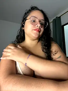 CurlyGirl 1 online show from November 9, 9:02 pm