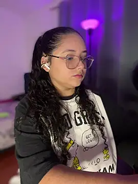 CurlyGirl 1 online show from February 12, 11:22 pm