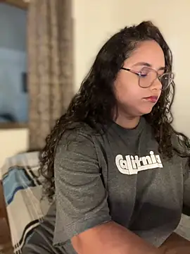 CurlyGirl 1 online show from May 11, 11:35 pm