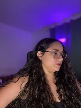 CurlyGirl 1 online show from May 17, 1:14 am