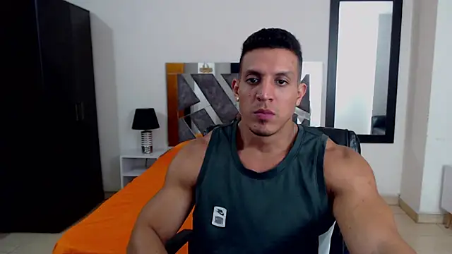 Snapshot of Frank_heaven01 chatting on December 3, 2:03 am Frank heaven01 online show from December 3, 2:03 am