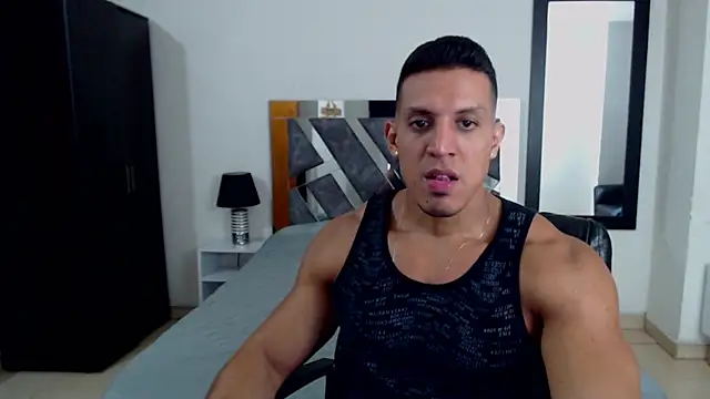 Snapshot of Frank_heaven01 chatting on January 9, 11:02 pm Frank heaven01 online show from January 9, 11:02 pm