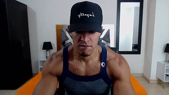 Snapshot of Frank_heaven01 chatting on January 19, 7:15 pm Frank heaven01 online show from January 19, 7:15 pm