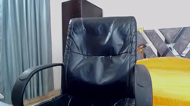 Snapshot of Frank_heaven01 chatting on February 10, 6:31 am Frank heaven01 online show from February 10, 6:31 am