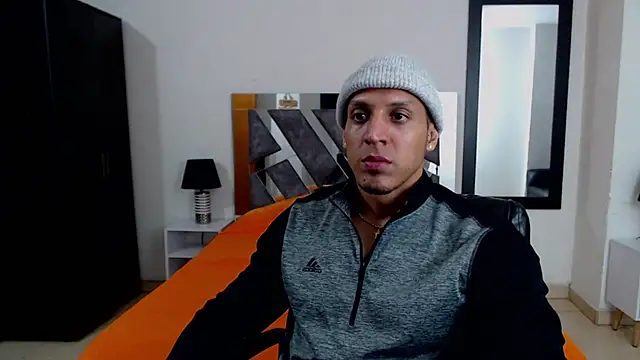 Snapshot of Frank_heaven01 chatting on February 11, 11:22 pm Frank heaven01 online show from February 11, 11:22 pm