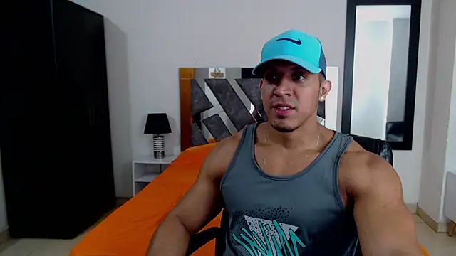 Snapshot of Frank_heaven01 chatting on February 14, 5:03 pm Frank heaven01 online show from February 14, 5:03 pm