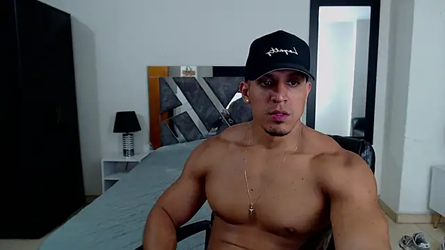 Snapshot of Frank_heaven01 chatting on February 28, 3:15 am Frank heaven01 online show from February 28, 3:15 am