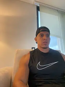 Snapshot of Frank_heaven01 chatting on March 13, 9:16 pm Frank heaven01 online show from March 13, 9:16 pm