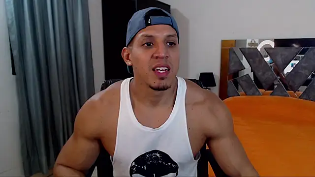 Snapshot of Frank_heaven01 chatting on September 14, 3:27 am Frank heaven01 online show from September 14, 3:27 am