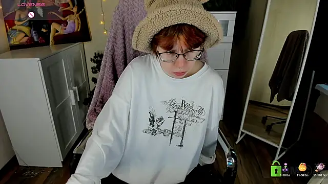 Melissa Wells online show from November 23, 11:10 am