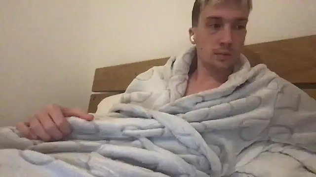 hungandfun05 online show from December 11, 7:57 pm