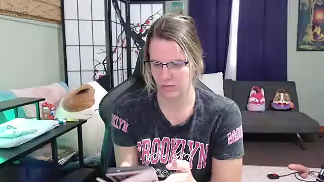 Snapshot of Sarahtineke chatting on October 22, 5:13 pm Sarahtineke online show from October 22, 5:13 pm