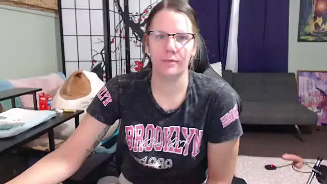 Snapshot of Sarahtineke chatting on October 25, 3:18 pm Sarahtineke online show from October 25, 3:18 pm