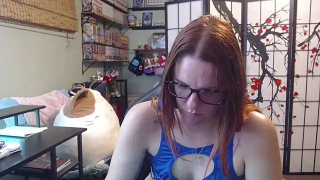 Sarahtineke online show from May 4, 2:07 am