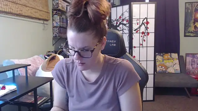 Sarahtineke online show from May 26, 5:53 pm