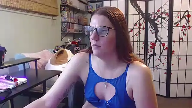 Sarahtineke online show from June 12, 10:19 pm