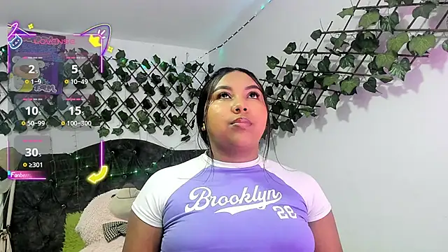 PaulinaSwan online show from October 14, 3:29 am