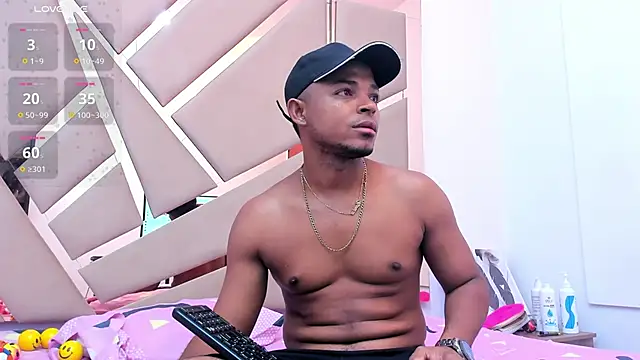 Snapshot of you_and_i9 chatting on February 23, 1:42 pm you and i9 online show from February 23, 1:42 pm