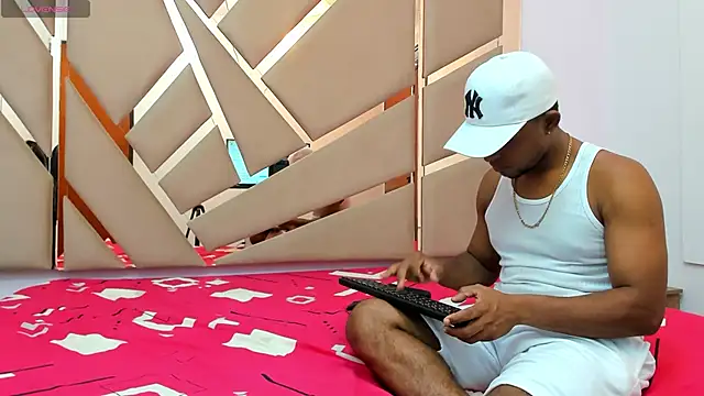 Snapshot of you_and_i9 chatting on March 18, 7:53 pm you and i9 online show from March 18, 7:53 pm