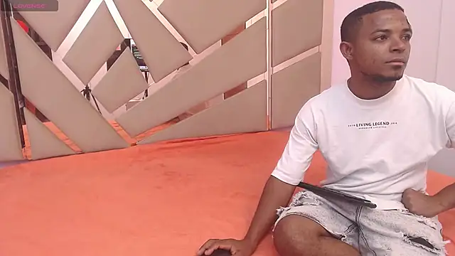 Snapshot of you_and_i9 chatting on October 14, 7:36 pm you and i9 online show from October 14, 7:36 pm