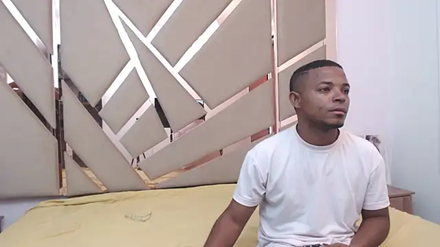 Snapshot of you_and_i9 chatting on October 25, 7:41 pm you and i9 online show from October 25, 7:41 pm