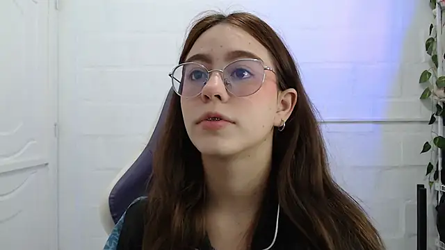 BlairVicent online show from October 3, 3:20 pm