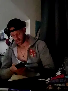 Snapshot of eltoulou chatting on January 30, 8:21 pm eltoulou online show from January 30, 8:21 pm