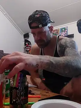 Snapshot of eltoulou chatting on February 1, 12:47 pm eltoulou online show from February 1, 12:47 pm