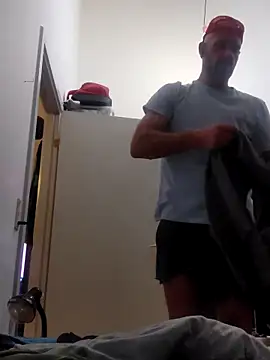 Snapshot of eltoulou chatting on February 17, 5:10 pm eltoulou online show from February 17, 5:10 pm