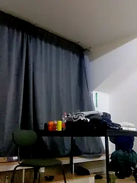 Snapshot of eltoulou chatting on February 18, 2:27 am eltoulou online show from February 18, 2:27 am