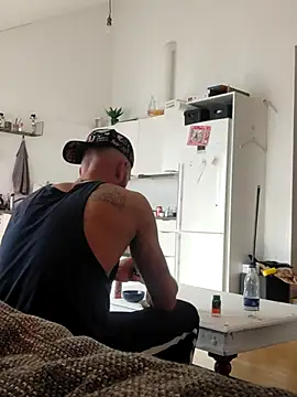 Snapshot of eltoulou chatting on March 2, 11:29 am eltoulou online show from March 2, 11:29 am