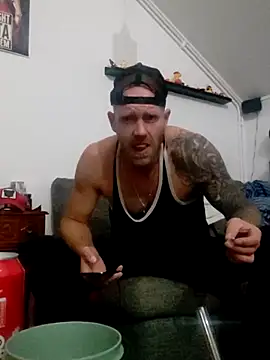 Snapshot of eltoulou chatting on September 12, 8:53 pm eltoulou online show from September 12, 8:53 pm