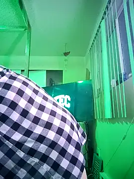 Snapshot of BeckiTooSweet chatting on February 8, 2:58 am BeckiTooSweet online show from February 8, 2:58 am