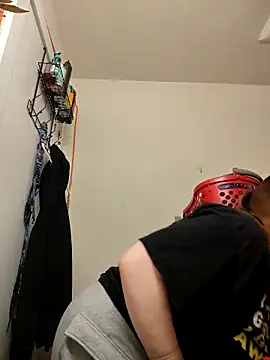 Snapshot of BeckiTooSweet chatting on February 14, 12:47 pm BeckiTooSweet online show from February 14, 12:47 pm