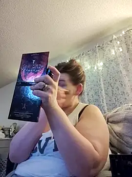 Snapshot of BeckiTooSweet chatting on February 25, 10:47 am BeckiTooSweet online show from February 25, 10:47 am