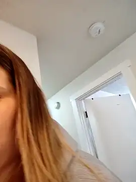 Snapshot of BeckiTooSweet chatting on March 13, 5:07 pm BeckiTooSweet online show from March 13, 5:07 pm