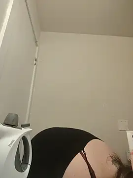 Snapshot of BeckiTooSweet chatting on October 21, 9:54 am BeckiTooSweet online show from October 21, 9:54 am