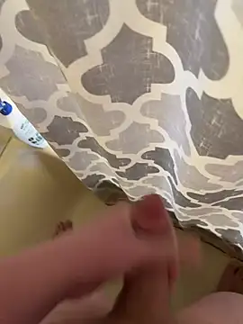 Snapshot of bjim03425 chatting on April 2, 6:05 pm bjim03425 online show from April 2, 6:05 pm