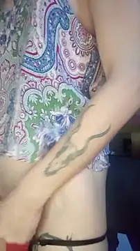 Snapshot of SuccubusTatuada chatting on September 10, 10:59 am SuccubusTatuada online show from September 10, 10:59 am