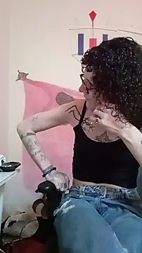 Snapshot of SuccubusTatuada chatting on September 20, 3:24 pm SuccubusTatuada online show from September 20, 3:24 pm