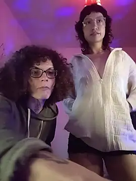 Snapshot of SuccubusTatuada chatting on December 18, 9:21 pm SuccubusTatuada online show from December 18, 9:21 pm