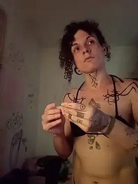 Snapshot of SuccubusTatuada chatting on February 6, 9:56 am SuccubusTatuada online show from February 6, 9:56 am