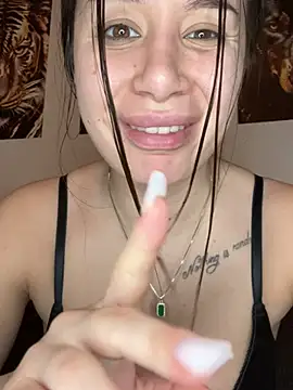 deliaroyal online show from February 22, 9:45 am