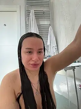 deliaroyal online show from March 26, 12:44 pm