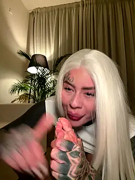 Snapshot of bambixboo chatting on October 9, 8:29 pm bambixboo online show from October 9, 8:29 pm